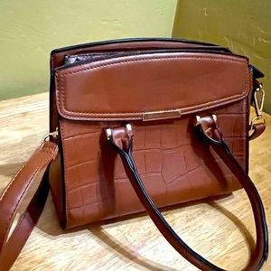 Cute, never used work purse that could be used as tote or over shoulder